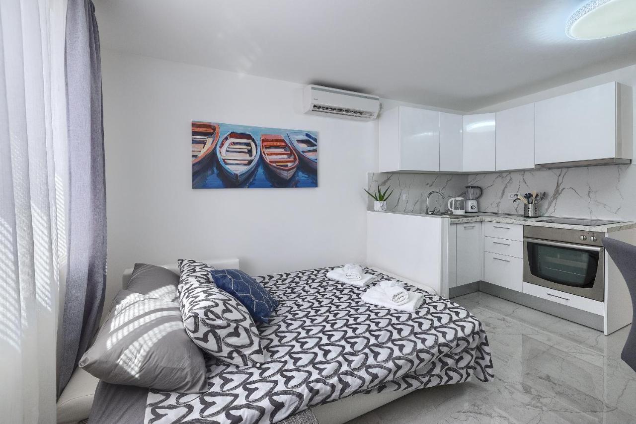 Studio Apartman Luka Pomer Kültér fotó