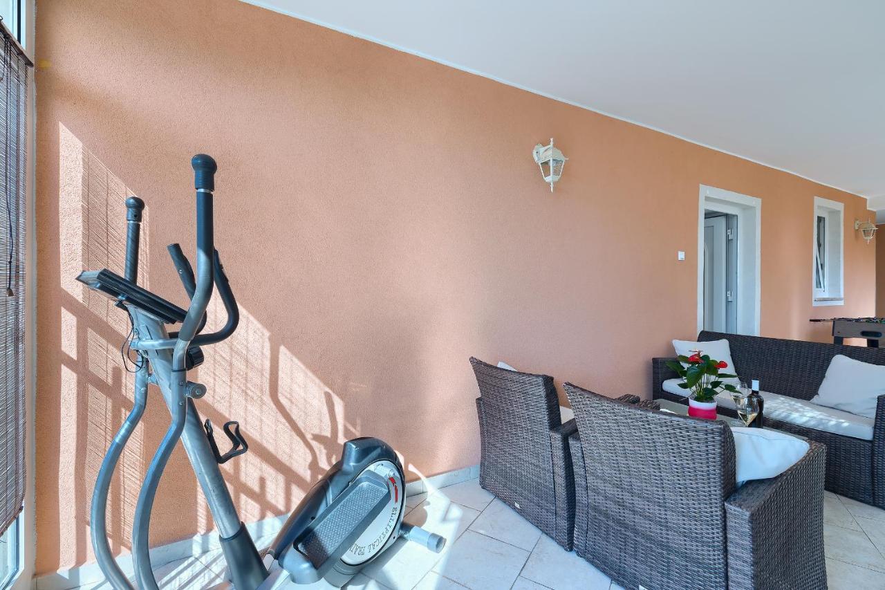 Studio Apartman Luka Pomer Kültér fotó