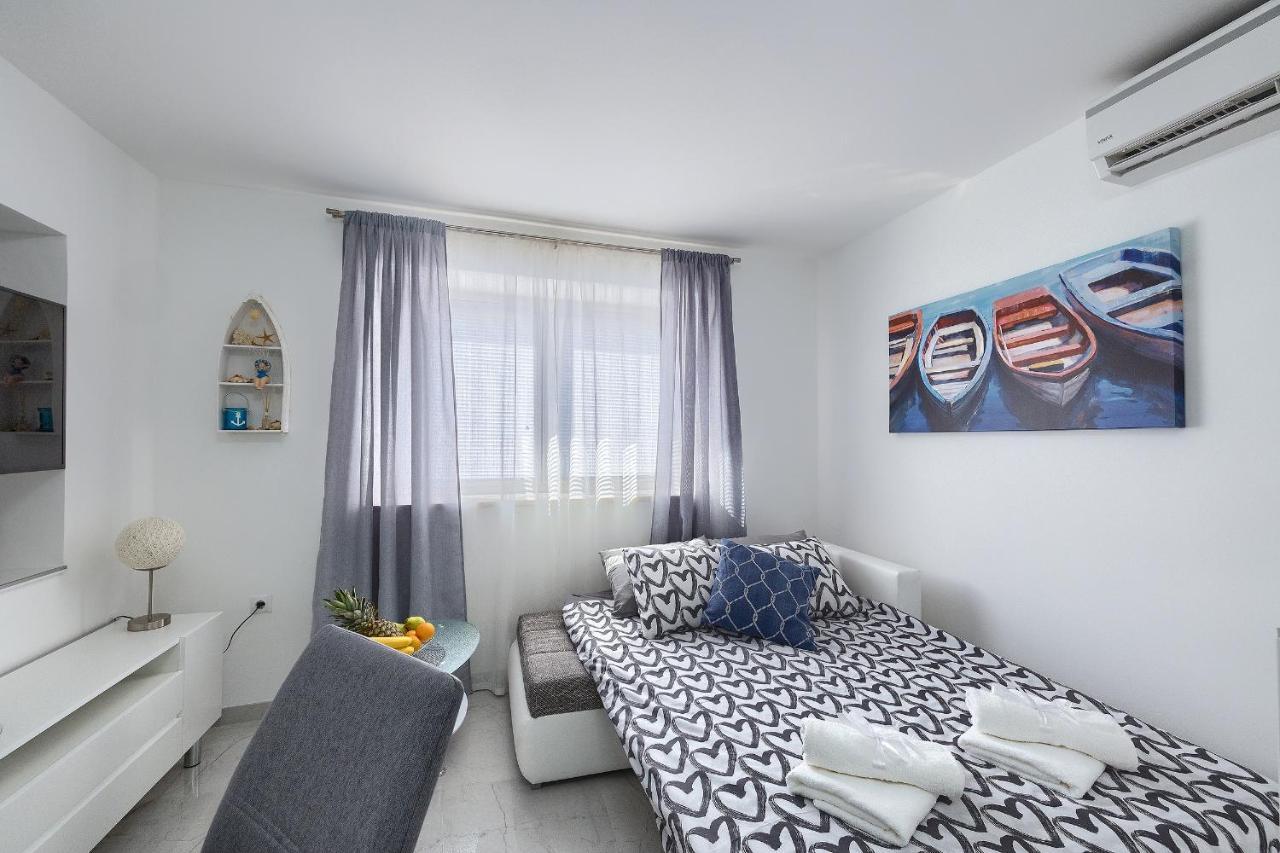 Studio Apartman Luka Pomer Kültér fotó