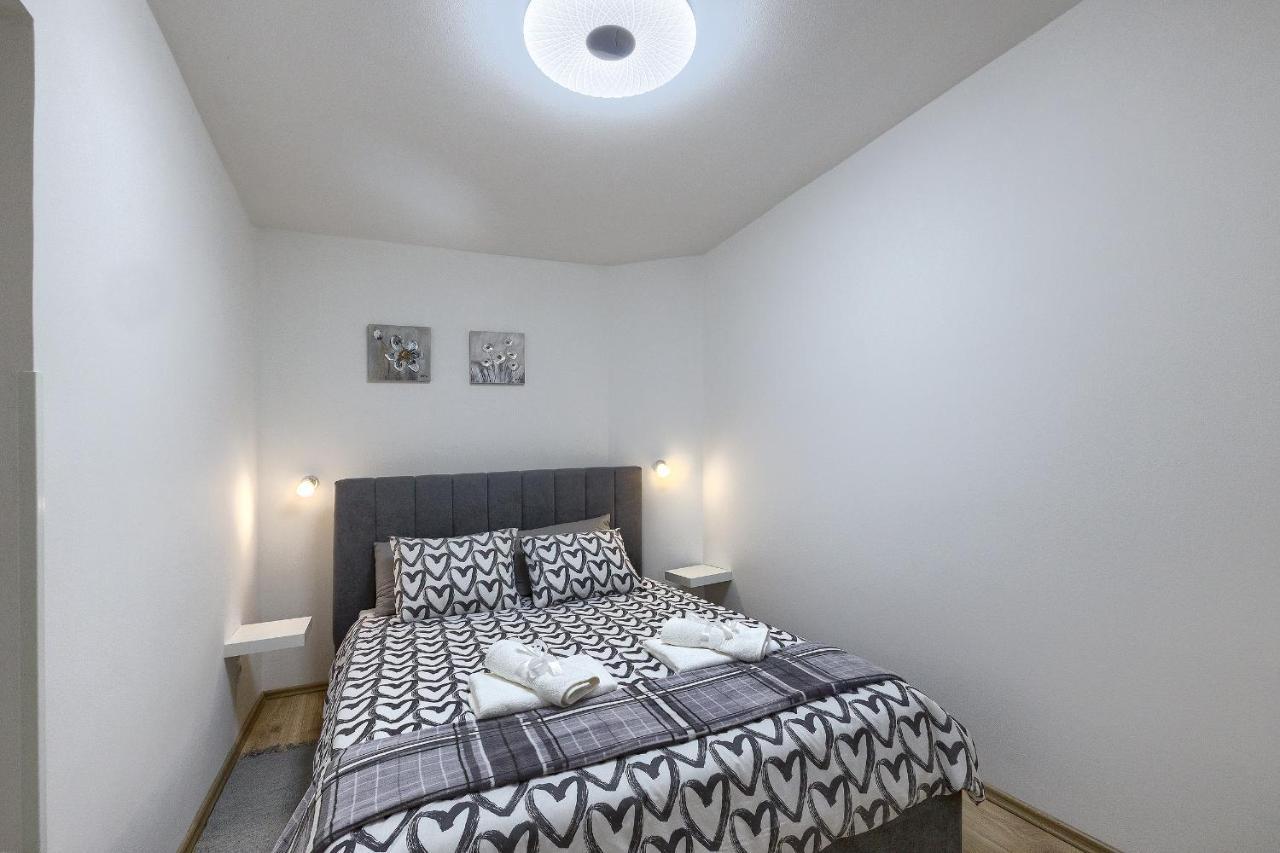 Studio Apartman Luka Pomer Kültér fotó
